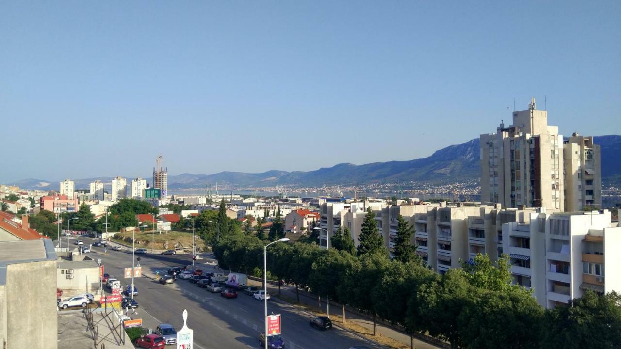 Small Northside Apartment سبليت المظهر الخارجي الصورة